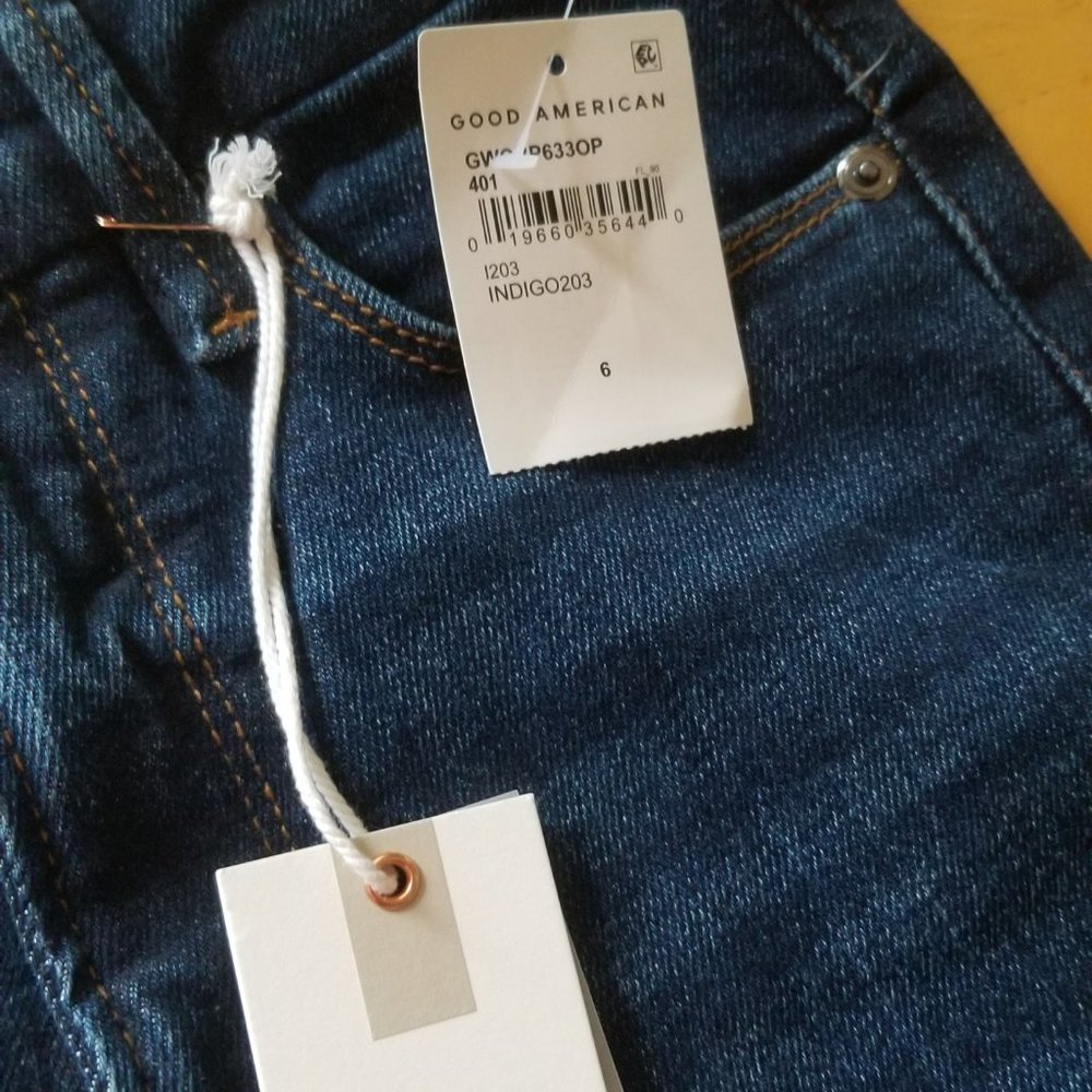 Good American Good Waist Chewed Back Pockets Jeans - Picture 7 of 16